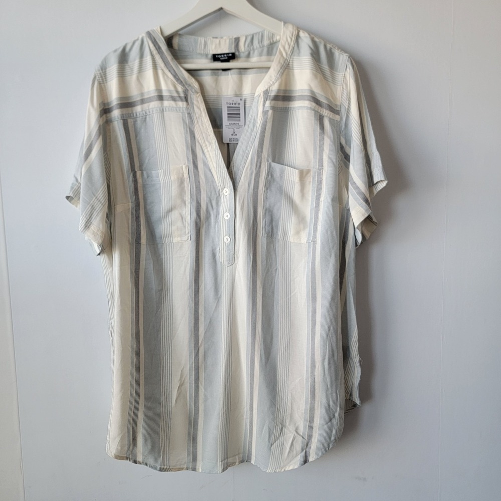 Torrid women's Harper Challis Short Sleeve top size 2X popover striped